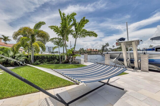 Foto del edificio - 2005 N Riverside Dr