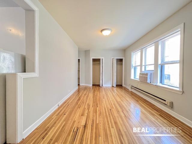 Building Photo - 1 bedroom in CHICAGO IL 60613
