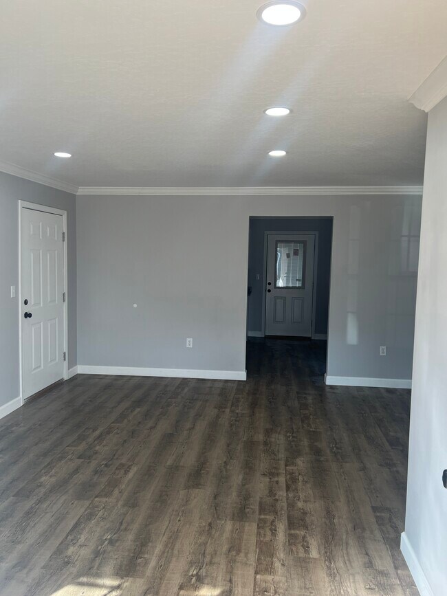 Foto del edificio - 180 Old Hwy 63 N