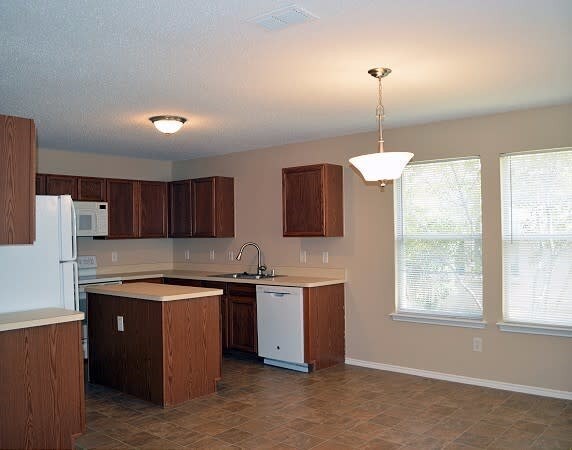 Building Photo - 217 Windmill Dr