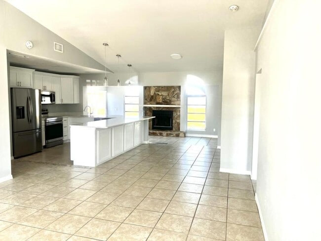 Foto del edificio - 709 SW 23rd Terrace