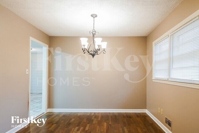 Foto del edificio - 4245 Springdale Cir