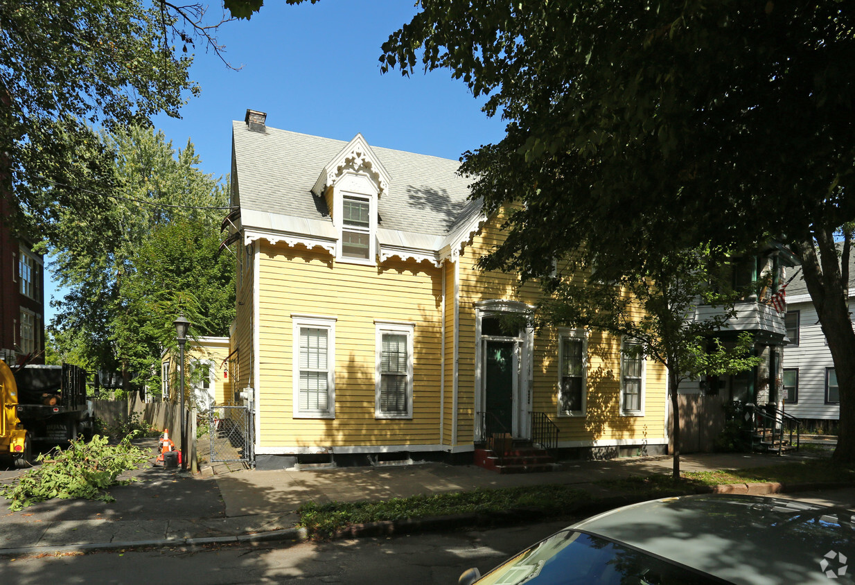Primary Photo - 145 Front St