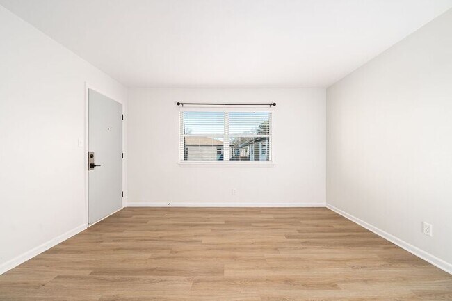 Foto del edificio - 9019 Chesapeake Blvd