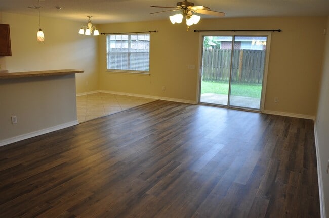 Foto del edificio - 673 Mozingo Ln