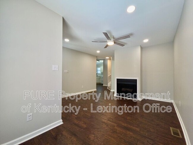 Building Photo - 1430 Vintage Cir