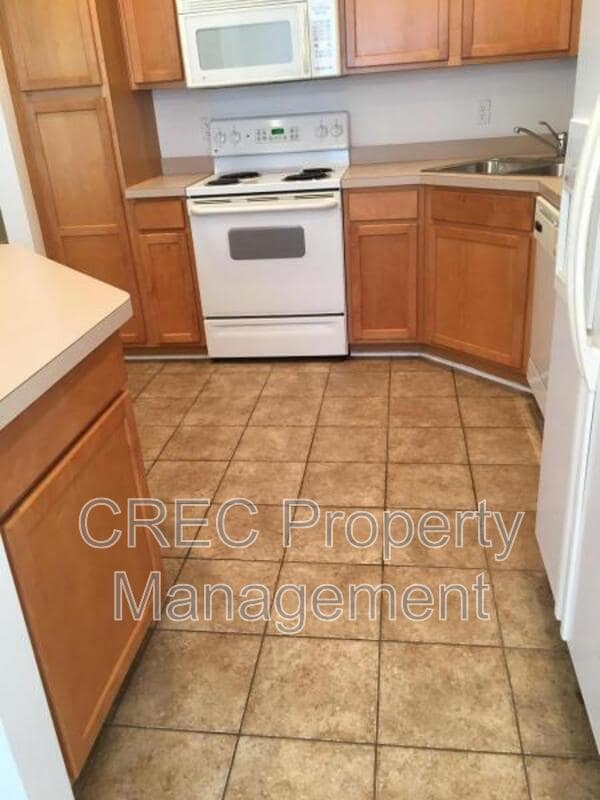 Building Photo - 146 Darcy Ave