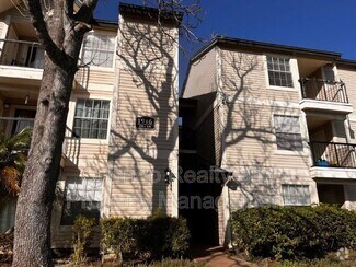 Building Photo - 1916 Lake Atriums Cir