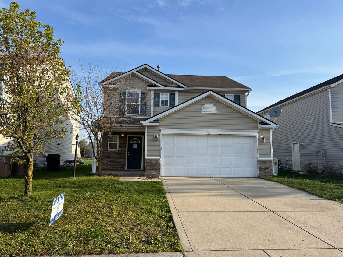 Foto principal - 2492 Middle View Dr