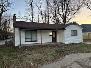 Building Photo - 1421 W Huntsville Ave