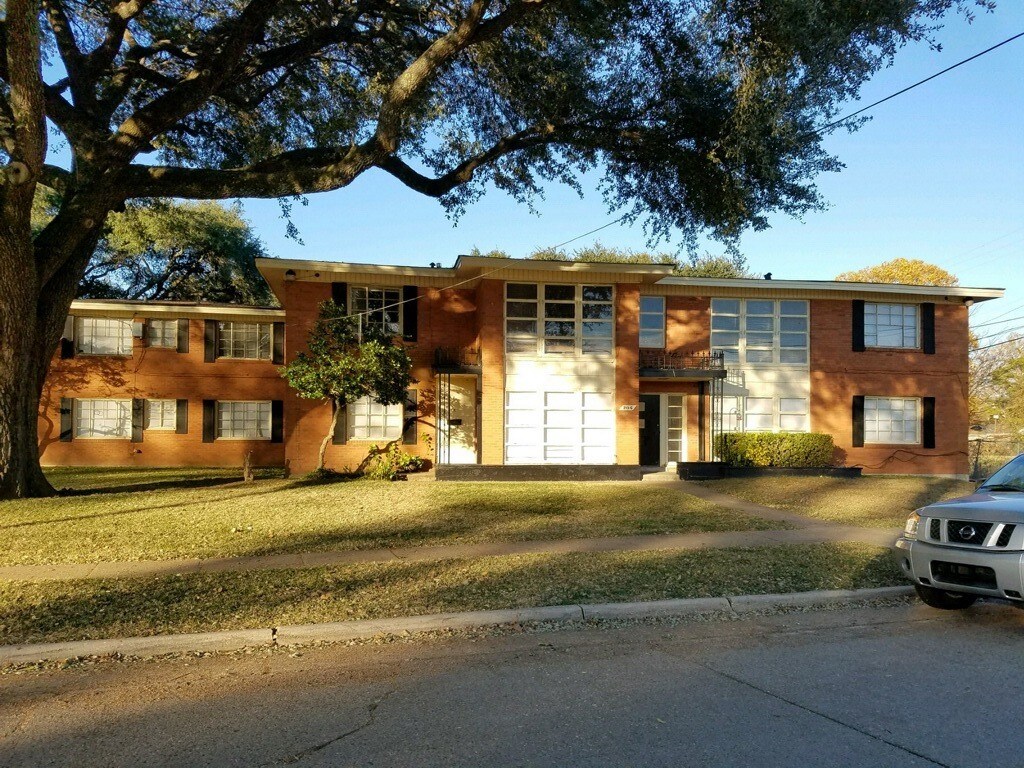 Primary Photo - 206 Gregg Ave