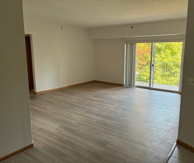 Foto del edificio - 927 Elderberry Cir