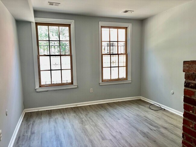 Building Photo - 508 S Juniper St