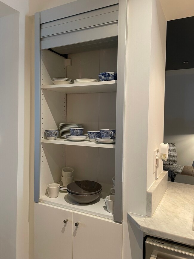 Building Photo - 134 Elysian Way NW