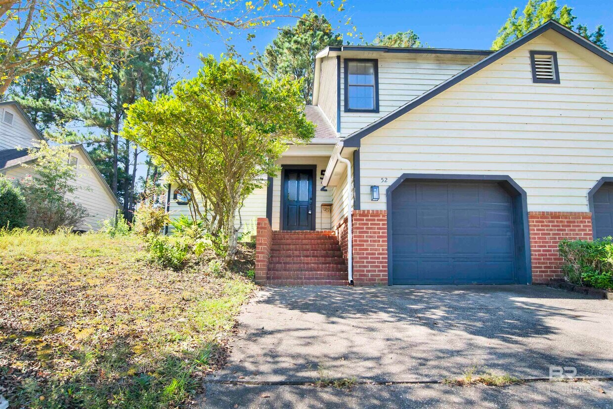 Primary Photo - 52 Lake Shore Dr