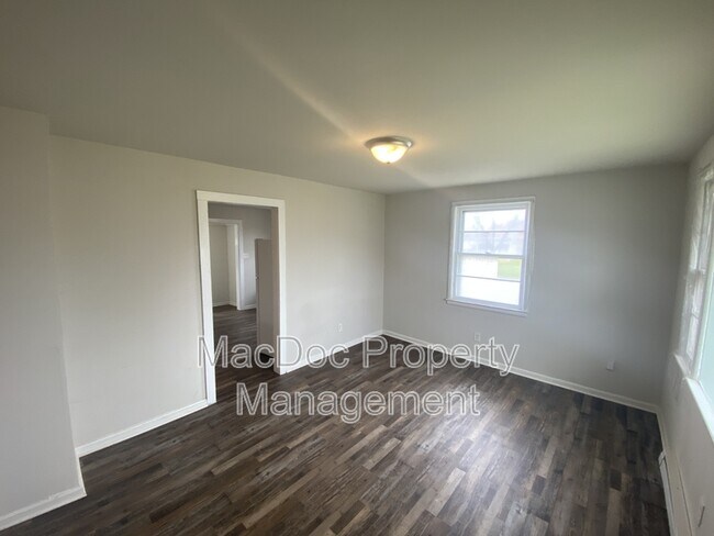 Building Photo - 1500 Airport Ave