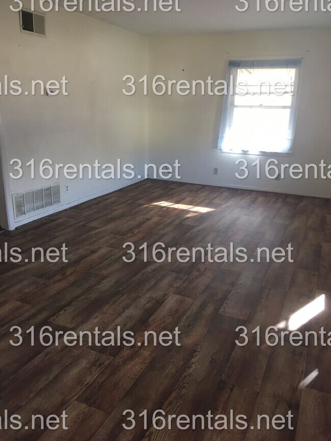 Foto del edificio - 704 N High St