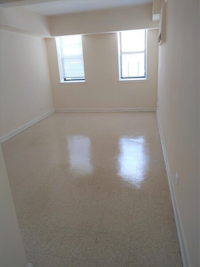 Foto del edificio - 64-20 Saunders St