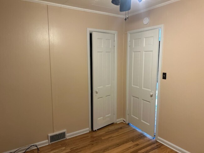 Foto del edificio - 68 N Edith St