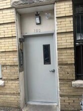 Building Photo - 104 President St