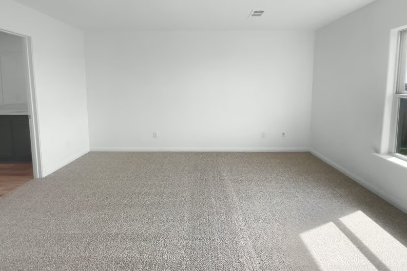 Primary Photo - 400 Lynn St
