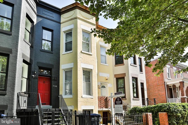 Building Photo - 710 E St NE