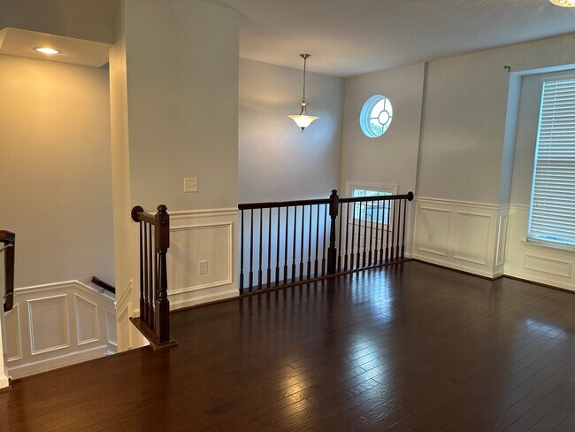 Building Photo - 9075 Alexander Way