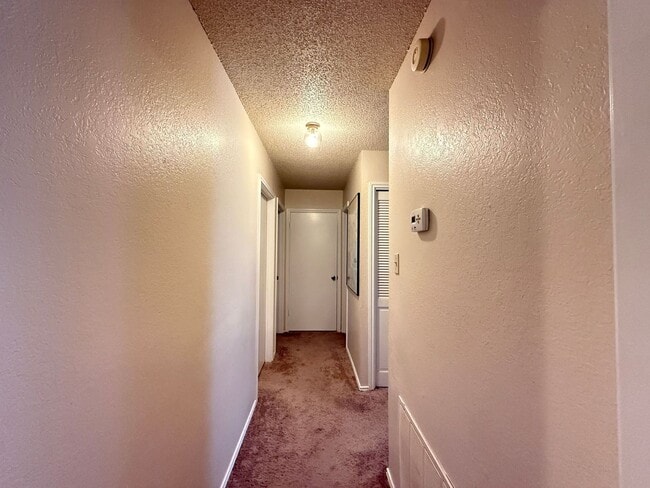 Foto del edificio - 7205 Waldon Dr