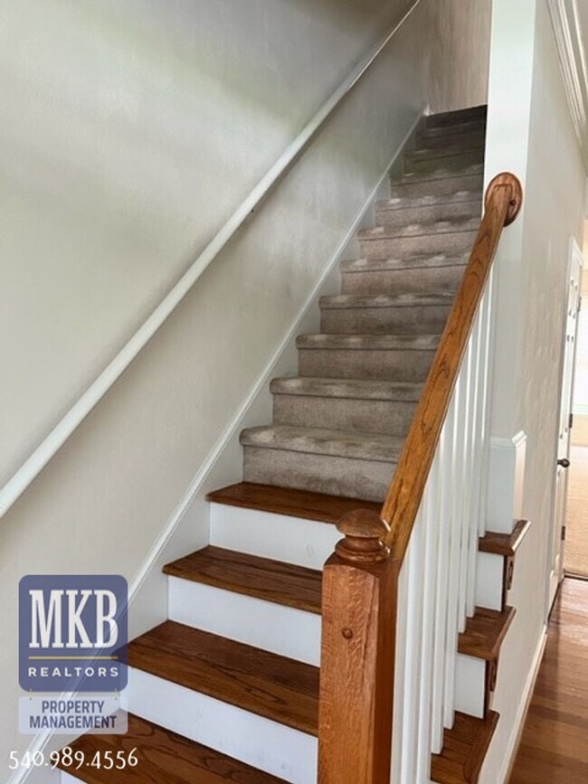 Building Photo - Townhouse in North County