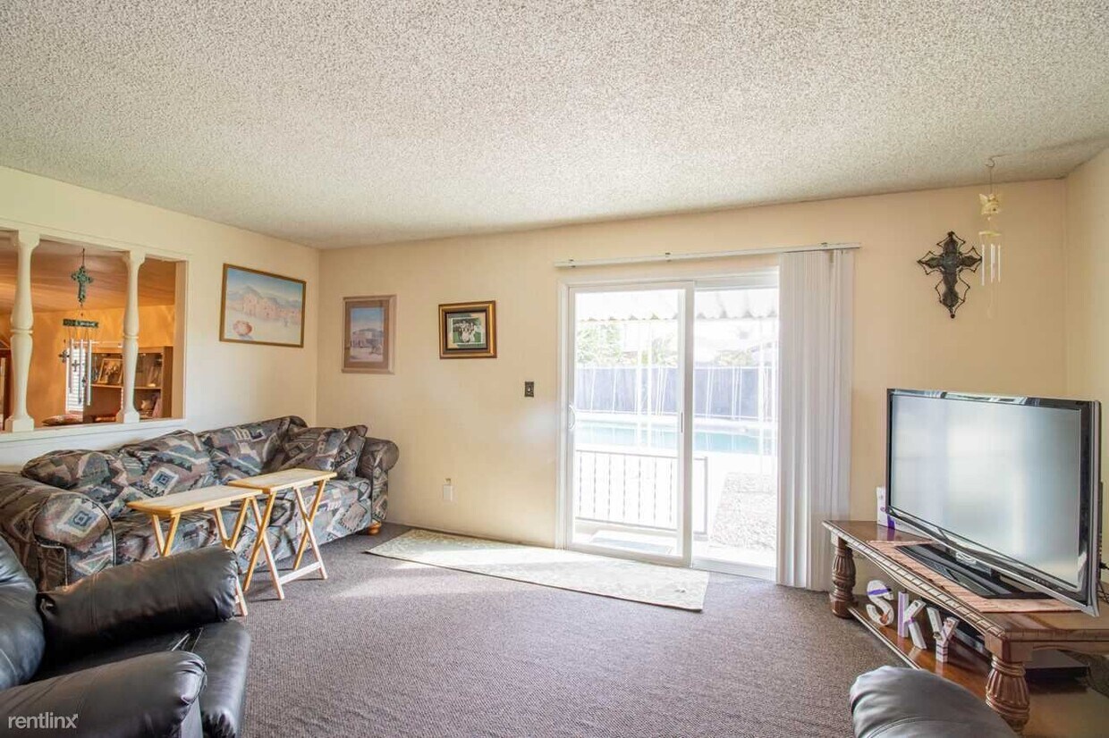 Primary Photo - 3 br, 2 bath House - 1401 W Riggin Ave