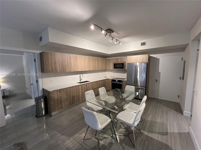 Foto del edificio - 2960 NE 207th St