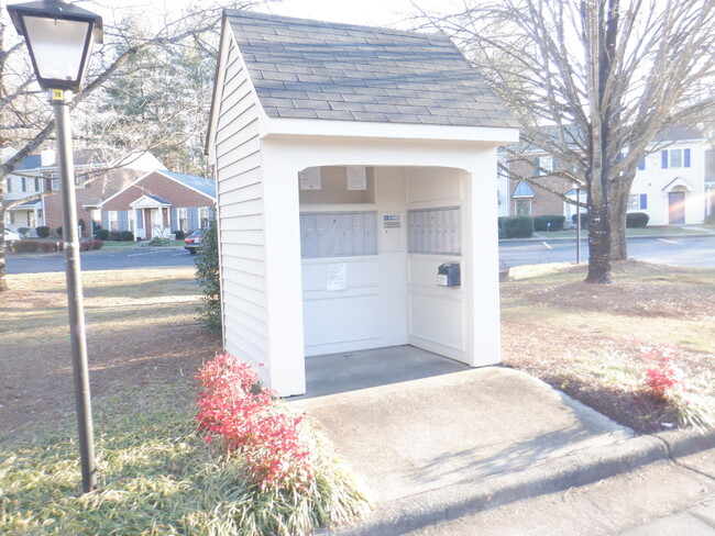 Mailbox kiosk - 337 Oak Arbor Ln