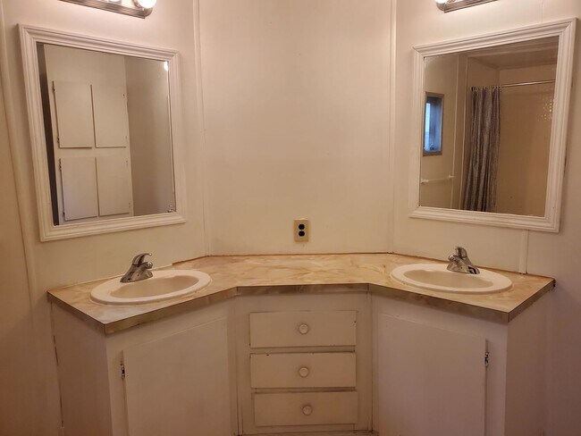 Building Photo - 3 bedroom in Belfair