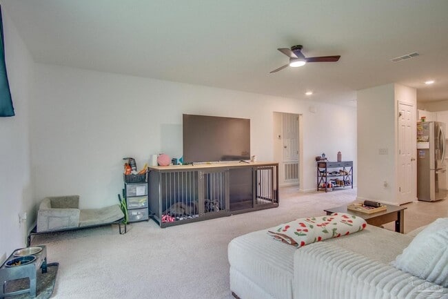 Building Photo - 6421 June Bug Dr