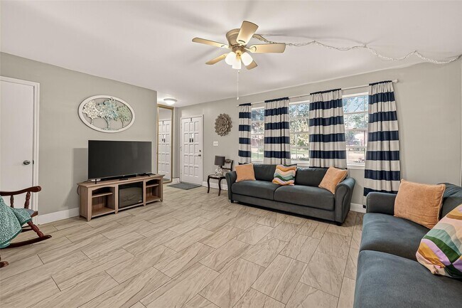 Foto del edificio - 2267 Triway Ln