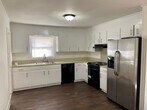 Foto principal - Room in 3 Bedroom Home at Idlebrook Dr