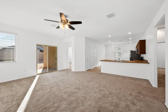 Building Photo - 6321 S Crescent Peak Dr