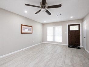 Building Photo - 3215 Soway St