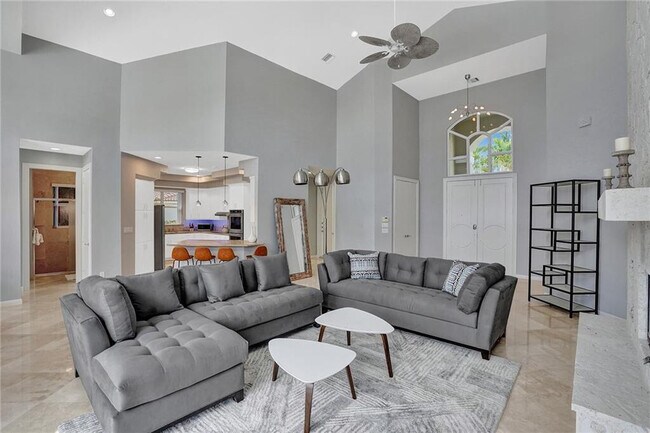Foto del edificio - 1033 Brooks Ln