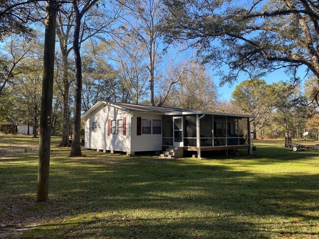 Building Photo - 2BR/1BA home available for rent on beautifully wooded lot in Vernon!