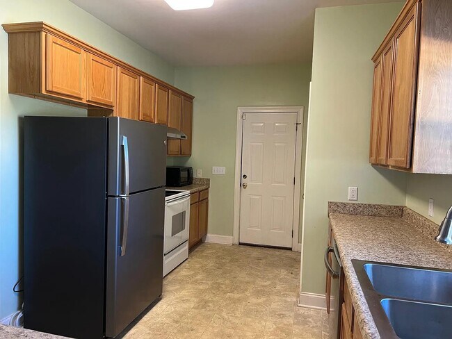 Building Photo - 2915 Atwood Rd