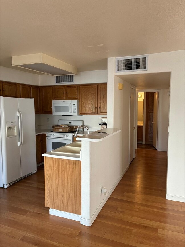 Building Photo - 5150 Mandalay Springs Dr