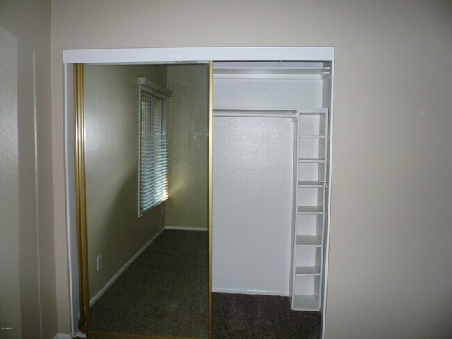 Foto del edificio - 601 N May