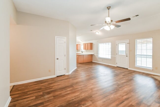 Foto del edificio - 180 Garden View Dr