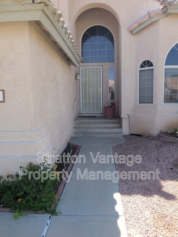 Building Photo - 1611 W Cindy St