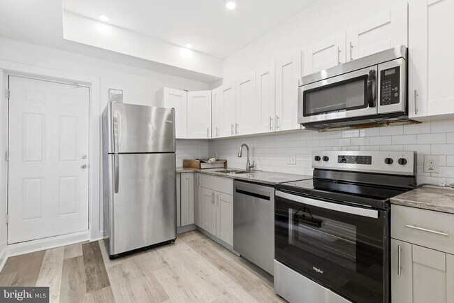 Building Photo - 2150 N Franklin St