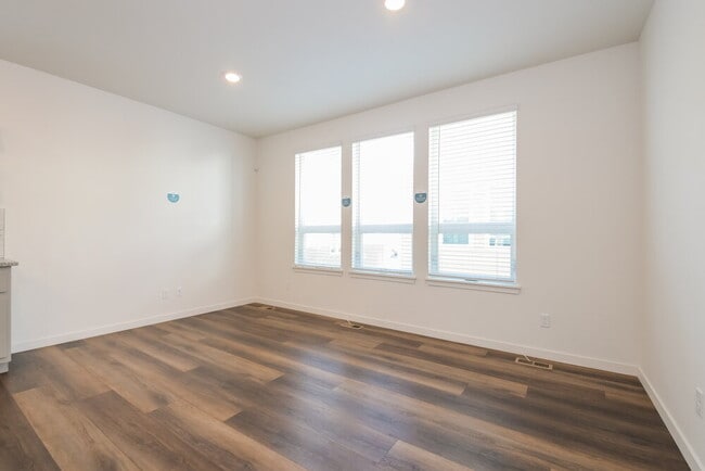 Building Photo - 4755 N Tower Dr