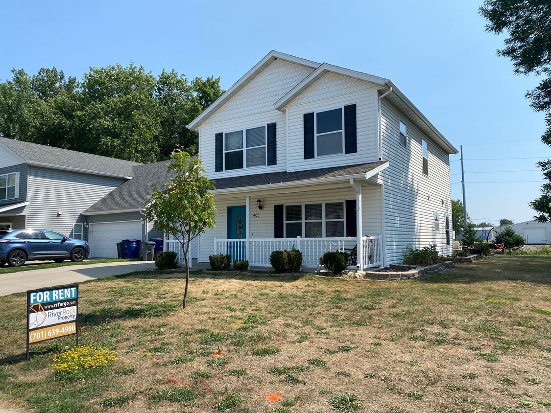 Primary Photo - 3 Bedroom Single Family Home in North Moorhead!!