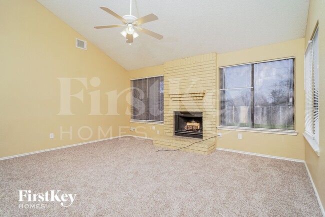 Building Photo - 3934 Cochise Dr