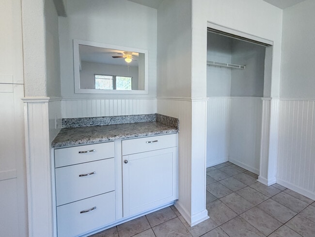 Foto del edificio - Palomar Dr